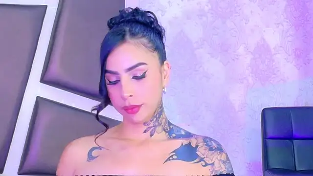 GiahDaniels online show from May 7, 4:06 am