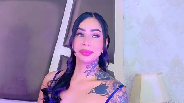 GiahDaniels online show from May 6, 3:54 am