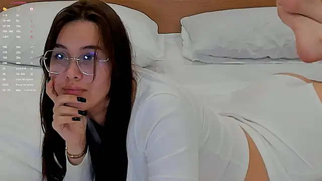  Sweetie  online show from May 15, 4:10 pm