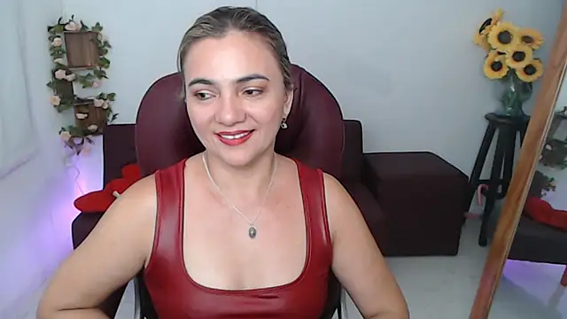 Ghada milf online show from May 24, 11:14 pm