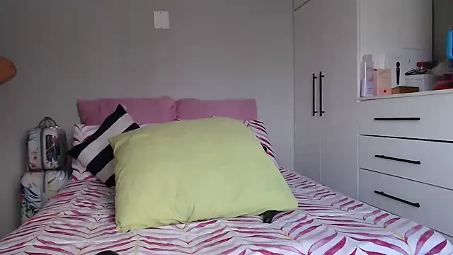 Amberbela online show from May 1, 12:52 pm