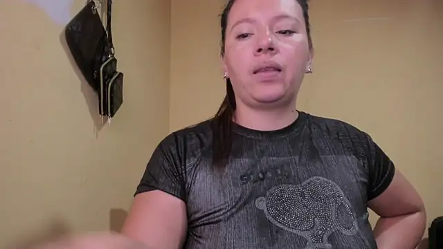 lauraguzman online show from May 25, 3:05 am