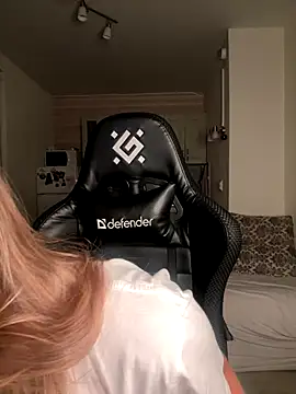 SkyBriii online show from October 29, 7:38 pm