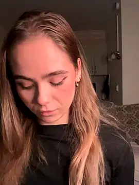 SkyBriii online show from October 18, 8:10 pm