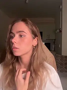 SkyBriii online show from October 10, 6:13 pm