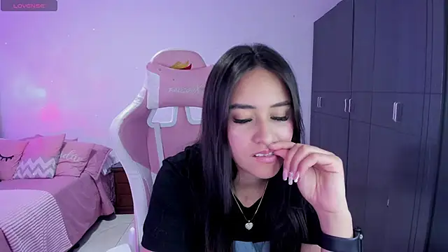 Tinylottie online show from October 30, 6:31 pm