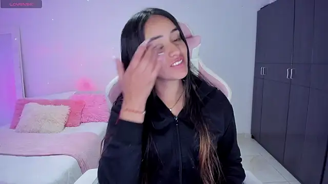 Tinylottie online show from January 11, 4:45 pm