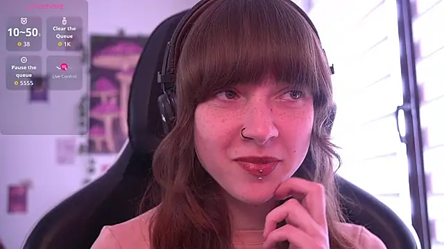 juliapie online show from May 15, 11:35 am