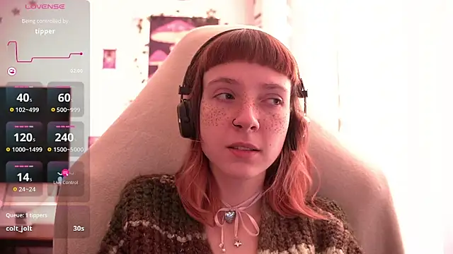 Snapshot of juliapie chatting on December 2, 7:10 am juliapie online show from December 2, 7:10 am