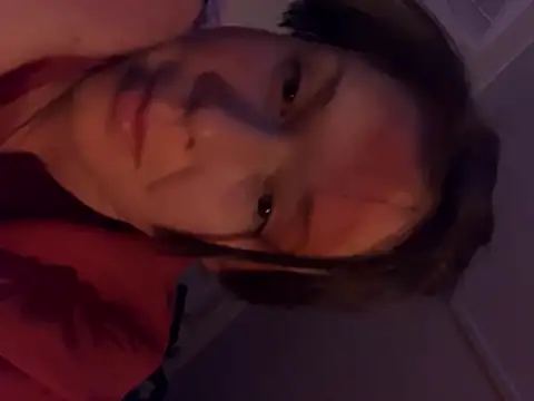 CUMFOREVERY1nTitTiES2 online show from May 17, 3:49 am