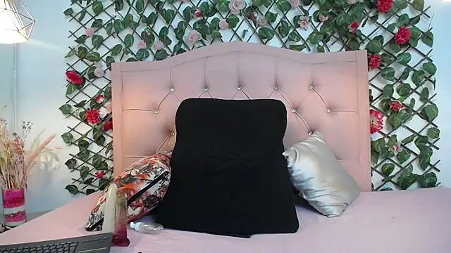 LucyCute 1 online show from May 11, 4:04 pm