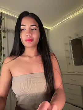 lina pink online show from May 21, 5:05 am