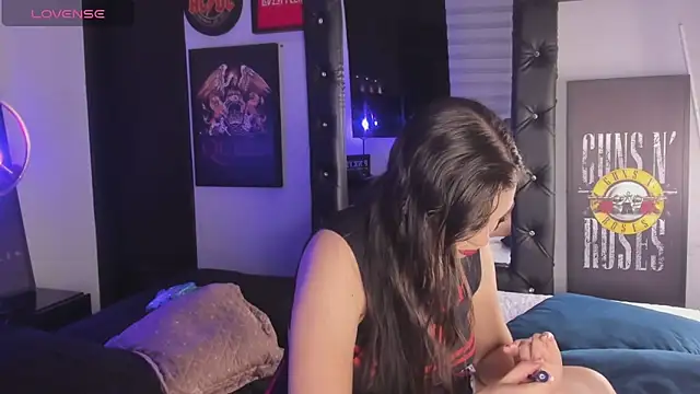 MADISSONLOVE  online show from May 17, 2:44 am