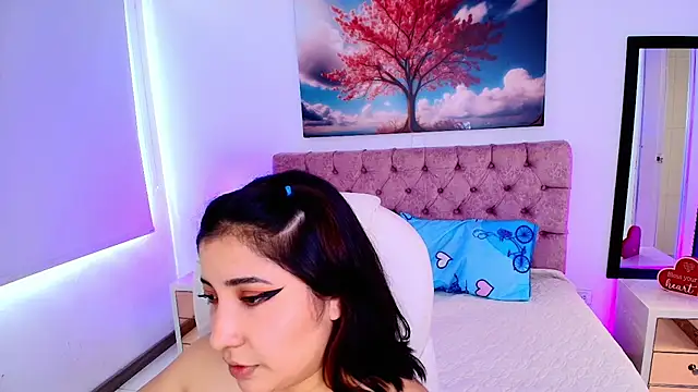 Emma monserrat online show from November 4, 7:30 pm