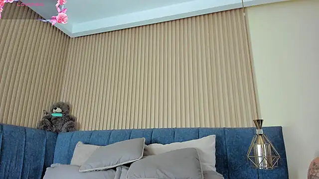 kathecute   online show from May 17, 1:49 am