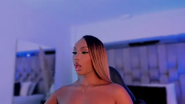 ChaynnaCooper online show from October 13, 4:26 am