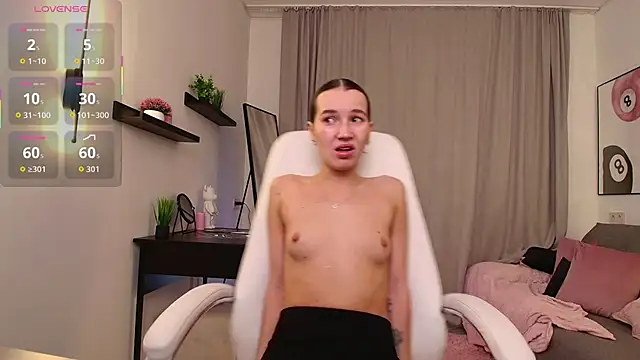 Bellla Haddid online show from November 19, 1:49 am