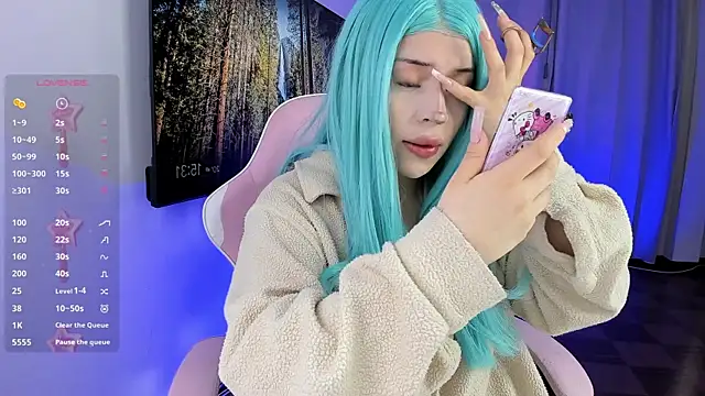 Kendall Bunnyy online show from May 15, 8:33 pm