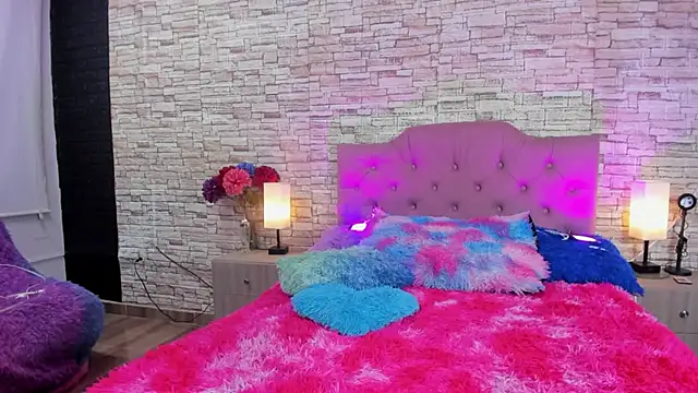 Snapshot of kitty_queen10 chatting on September 23, 3:26 am kitty queen10 online show from September 23, 3:26 am