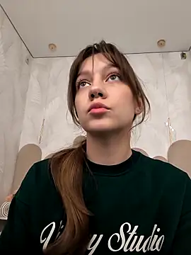 AliceBrayan online show from May 21, 5:11 pm