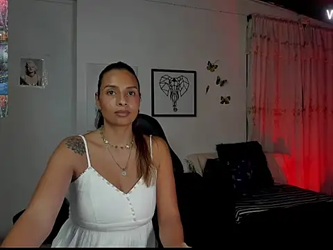 mykaelahoney online show from November 28, 5:32 am