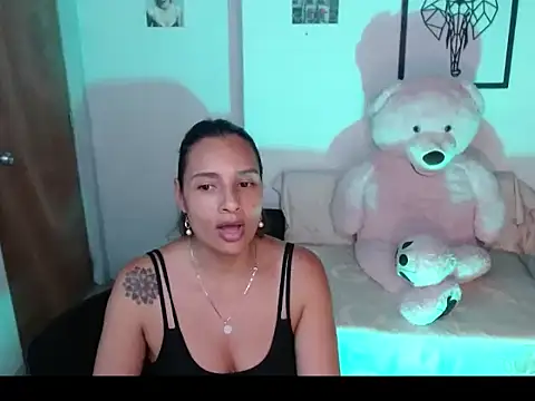 mykaelahoney online show from March 18, 5:01 am