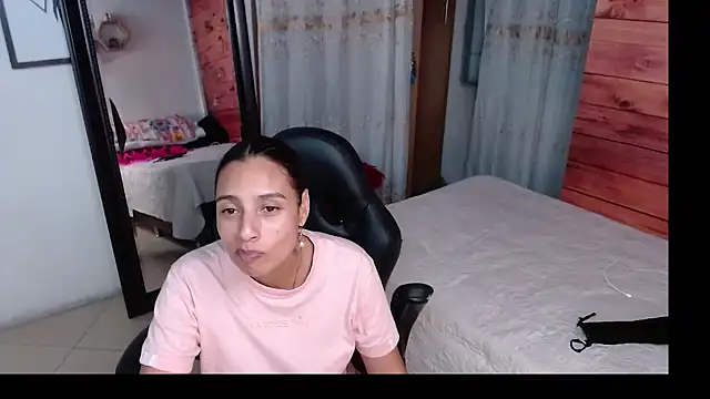 mykaelahoney online show from March 26, 5:42 am