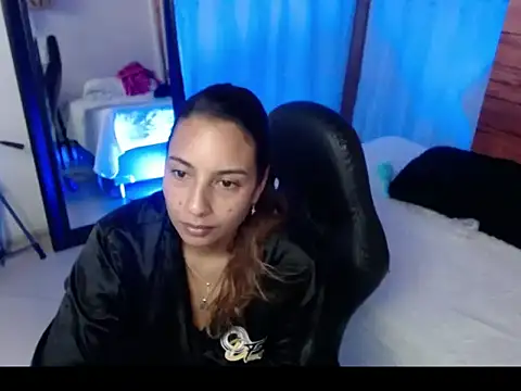 mykaelahoney online show from April 10, 8:31 am