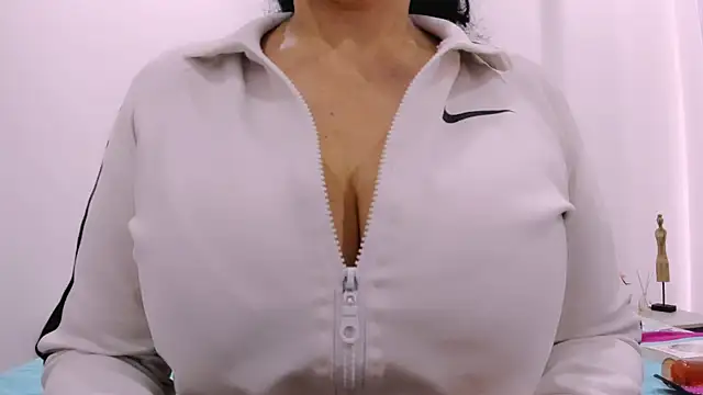 valeriasexxx online show from May 11, 3:18 pm