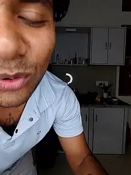 riya190 online show from May 3, 5:49 pm