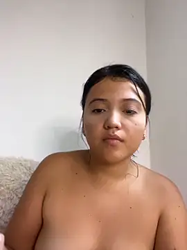 alisson carolina73 online show from May 24, 9:03 pm