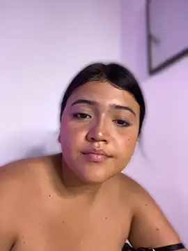 alisson carolina73 online show from May 4, 12:14 am