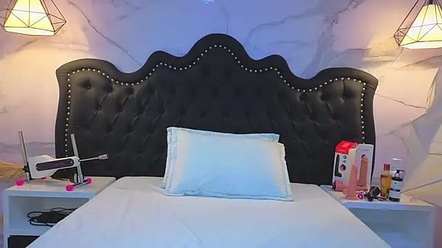 Carohorny4u online show from May 19, 1:56 am