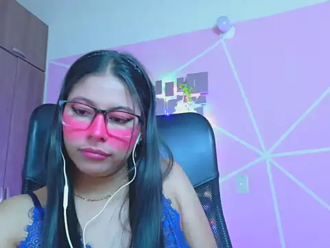  ALLYSON18  online show from May 5, 1:14 pm