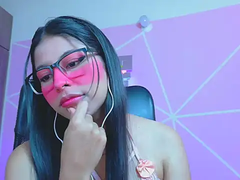  ALLYSON18  online show from May 4, 1:04 pm
