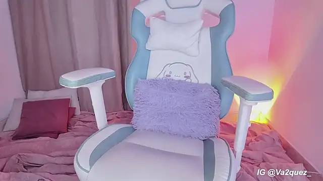  imlovely online show from April 6, 2:33 am