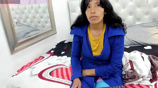 karolinee 66  online show from May 8, 4:38 am