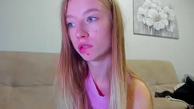 minidivaa  online show from October 20, 7:50 pm