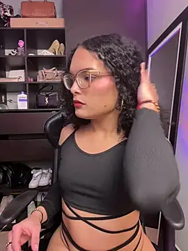 MeganDaviees online show from April 10, 10:16 pm