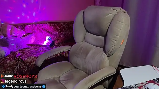 courteous raspberrry online show from July 9, 9:28 pm