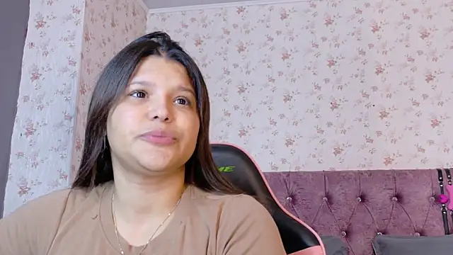 AvrillThomas online show from November 18, 5:47 pm