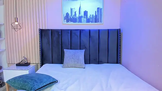 viiolett lee online show from March 11, 8:33 pm