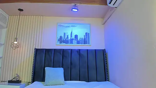 viiolett lee online show from March 27, 8:42 pm