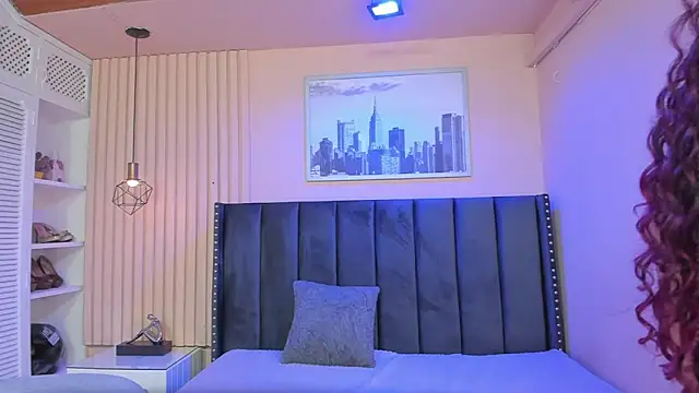 viiolett lee online show from December 18, 8:57 pm