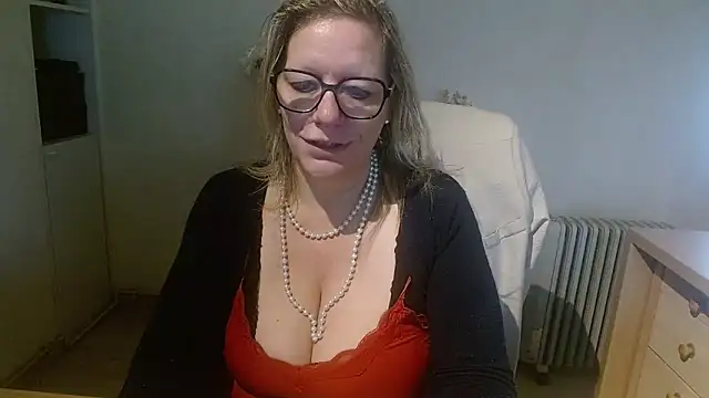 Silkesquirt online show from October 8, 7:35 am
