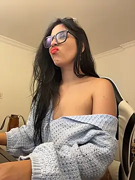  miaquevedo  online show from May 4, 12:42 pm