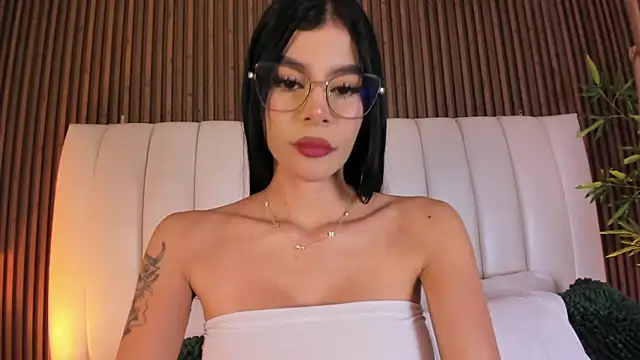 CaitlynCouper online show from April 6, 11:06 pm