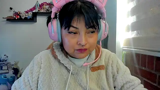 Shaddycute  online show from April 5, 4:17 pm