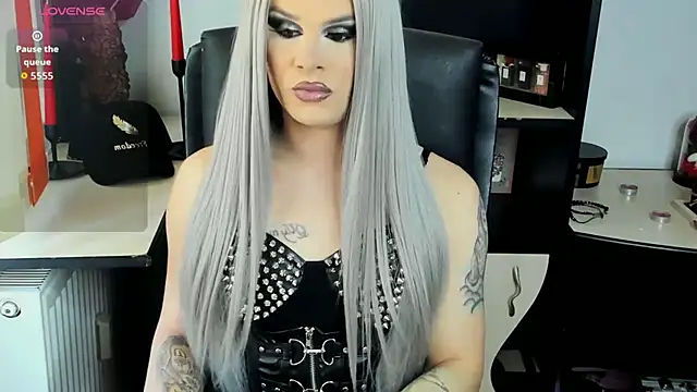 EvelynLexy online show from May 7, 10:41 am