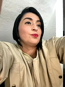 karenlennox1 online show from November 12, 1:47 am